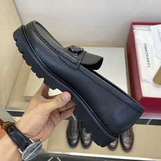 ⚠️【SF】⚠️⚠️经典乐福鞋⚠️码:39-44(6. 5 一9)⚠️最新版本商务乐福皮鞋!一贯品牌代表 ⚠️【SF】⚠️⚠️经典乐福鞋⚠️码:39-44(6. 5 一9)⚠️最新版本商务乐福皮鞋!一贯品牌代表