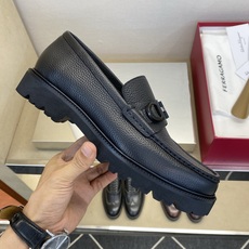 ⚠️【SF】⚠️⚠️经典乐福鞋⚠️码:39-44(6. 5 一9)⚠️最新版本商务乐福皮鞋!一贯品牌代表 ⚠️【SF】⚠️⚠️经典乐福鞋⚠️码:39-44(6. 5 一9)⚠️最新版本商务乐福皮鞋!一贯品牌代表