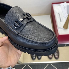 ⚠️【SF】⚠️⚠️经典乐福鞋⚠️码:39-44(6. 5 一9)⚠️最新版本商务乐福皮鞋!一贯品牌代表 ⚠️【SF】⚠️⚠️经典乐福鞋⚠️码:39-44(6. 5 一9)⚠️最新版本商务乐福皮鞋!一贯品牌代表