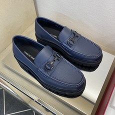 ⚠️【SF】⚠️⚠️经典乐福鞋⚠️码:39-44(6. 5 一9)⚠️最新版本商务乐福皮鞋!一贯品牌代表 ⚠️【SF】⚠️⚠️经典乐福鞋⚠️码:39-44(6. 5 一9)⚠️最新版本商务乐福皮鞋!一贯品牌代表