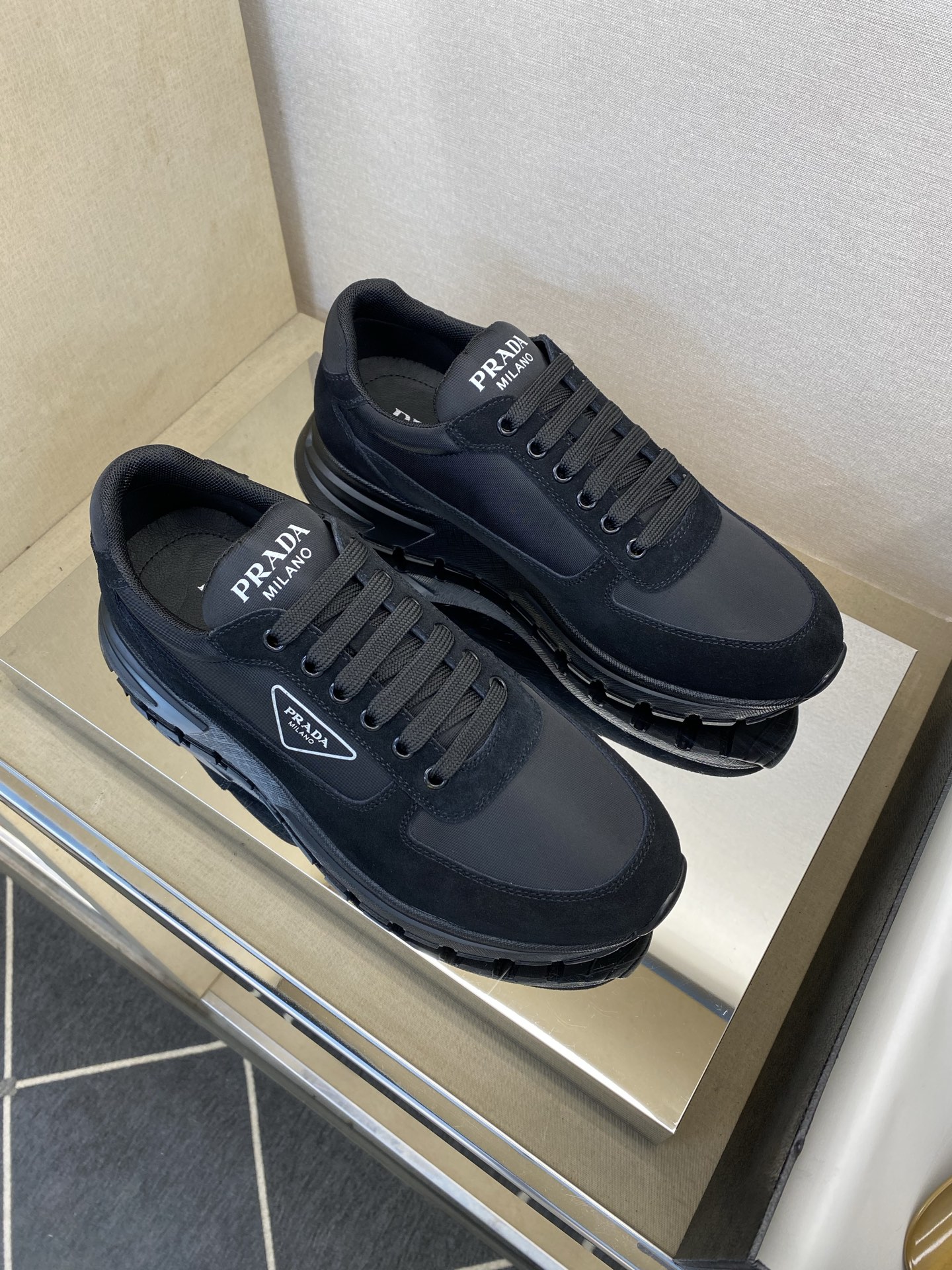 ⚠️【PRA＊】⚠️高品质，四季运动款⚠️男士运动款正码：39一44(5－10）⚠️经典永不过时！独家高