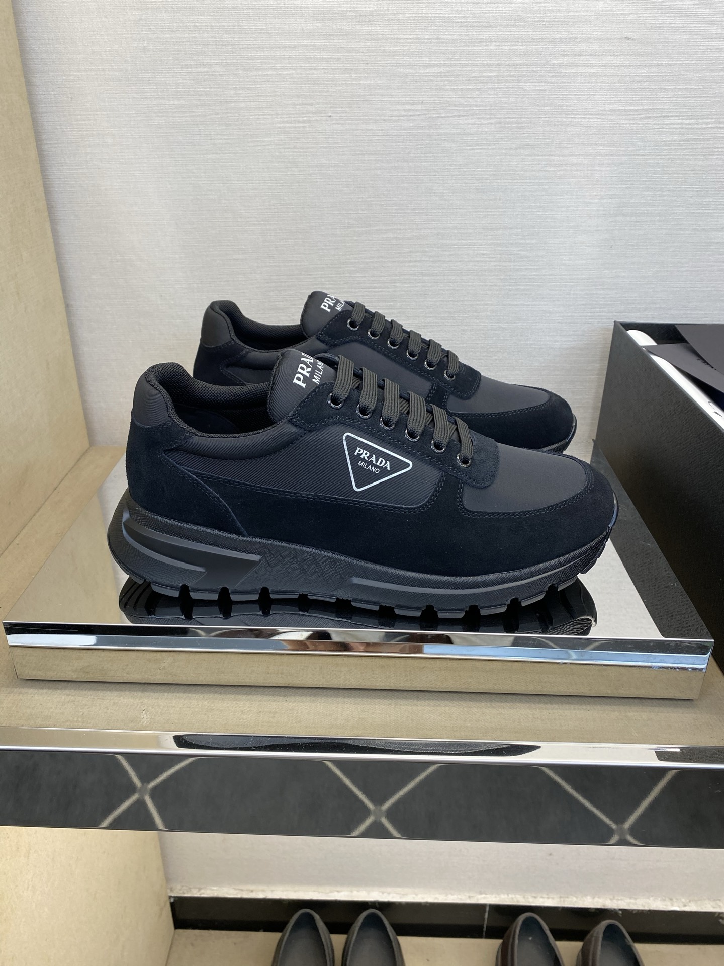 ⚠️【PRA＊】⚠️高品质，四季运动款⚠️男士运动款正码：39一44(5－10）⚠️经典永不过时！独家高
