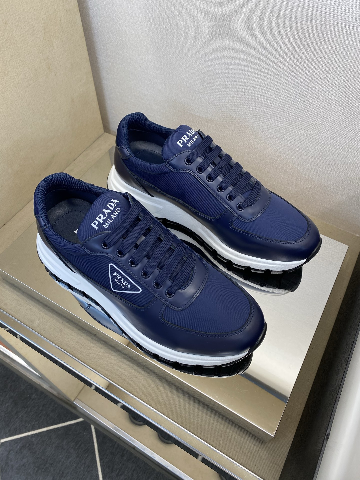 ⚠️【PRA＊】⚠️高品质，四季运动款⚠️男士运动款正码：39一44(5－10）⚠️经典永不过时！独家高