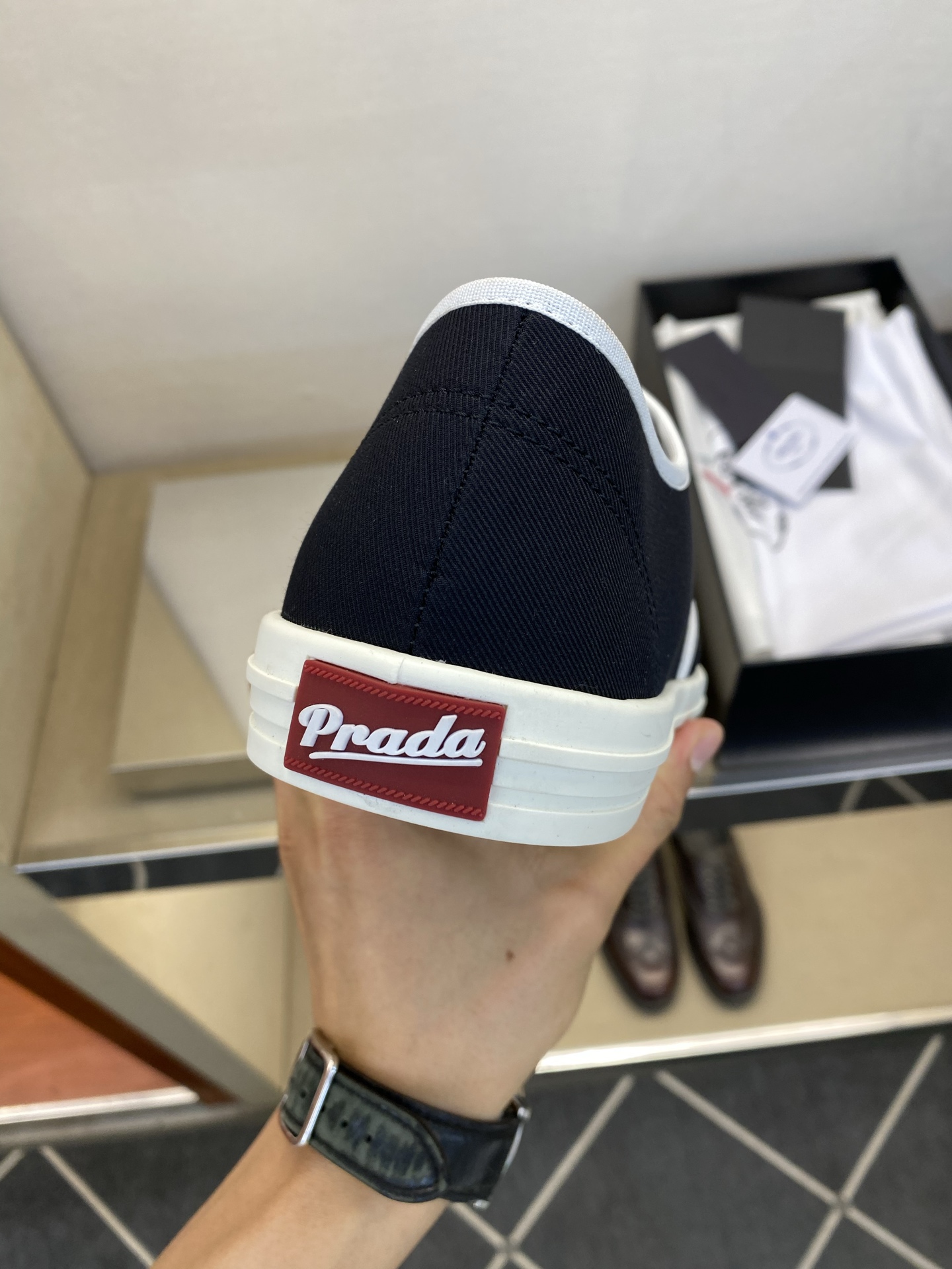 ⚠️【PRA*A】⚠️顶端工艺,夏季专属⚠️男士休闲款⚠️正码:39一44(5-10)⚠️经典时尚休闲度 ⚠️【PRA*A】⚠️顶端工艺,夏季专属⚠️男士休闲款⚠️正码:39一44(5-10)⚠️经典时尚休闲度
