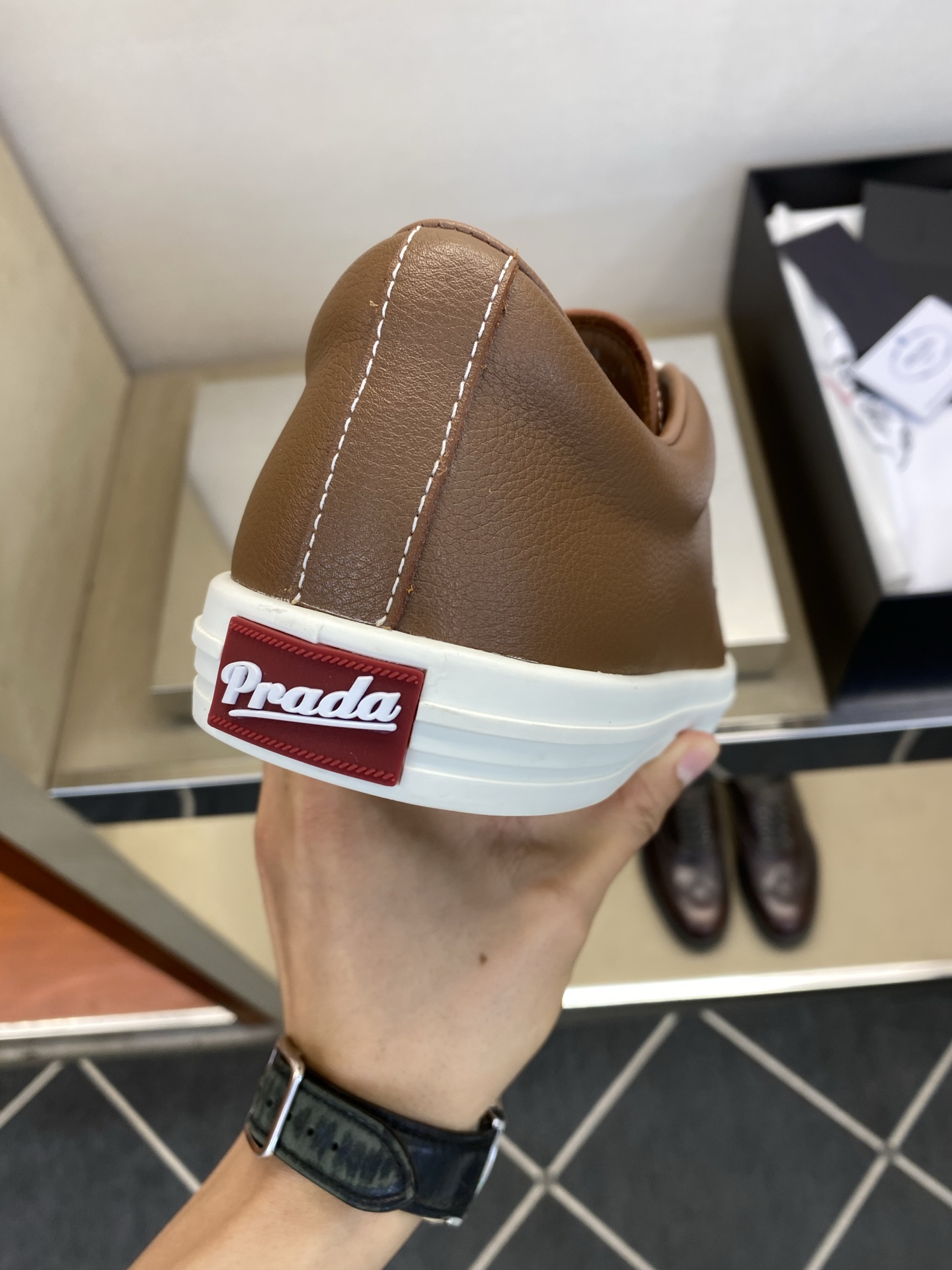 ⚠️【PRA*A】⚠️顶端工艺,高端品质⚠️男士休闲款⚠️正码:39一44(5-10)⚠️经典时尚休闲度 ⚠️【PRA*A】⚠️顶端工艺,高端品质⚠️男士休闲款⚠️正码:39一44(5-10)⚠️经典时尚休闲度