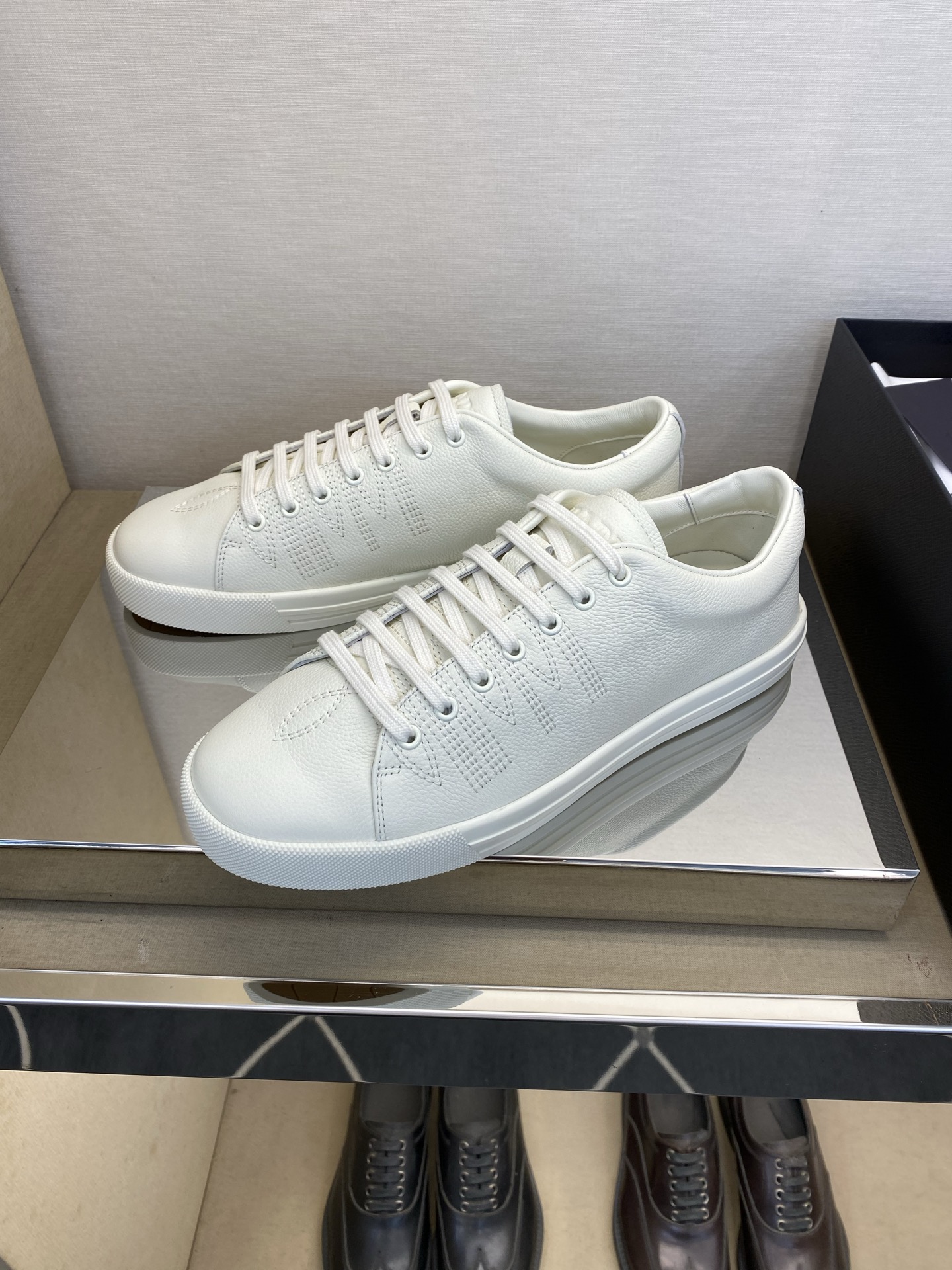 ⚠️【PRA*A】⚠️顶端工艺,高端品质⚠️男士休闲款⚠️正码:39一44(5-10)⚠️经典时尚休闲度 ⚠️【PRA*A】⚠️顶端工艺,高端品质⚠️男士休闲款⚠️正码:39一44(5-10)⚠️经典时尚休闲度