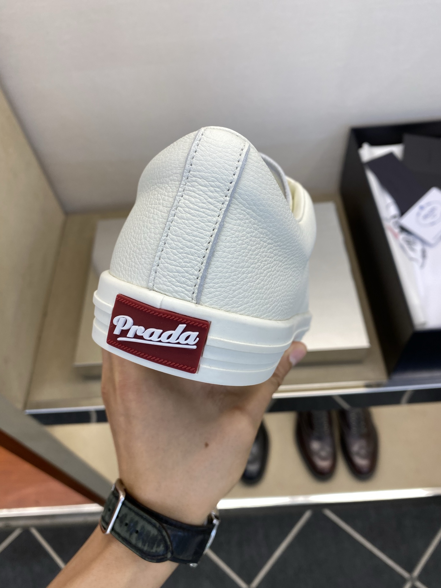 ⚠️【PRA*A】⚠️顶端工艺,高端品质⚠️男士休闲款⚠️正码:39一44(5-10)⚠️经典时尚休闲度 ⚠️【PRA*A】⚠️顶端工艺,高端品质⚠️男士休闲款⚠️正码:39一44(5-10)⚠️经典时尚休闲度