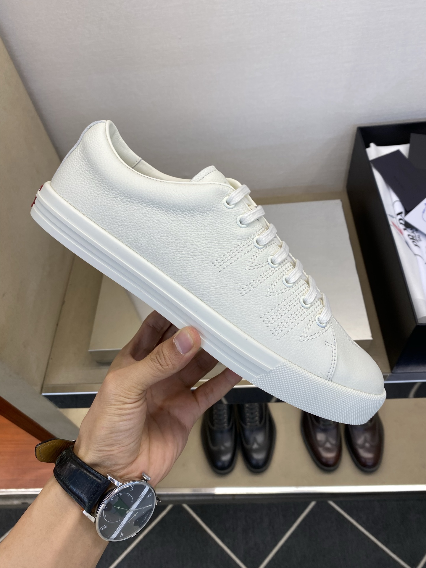 ⚠️【PRA*A】⚠️顶端工艺,高端品质⚠️男士休闲款⚠️正码:39一44(5-10)⚠️经典时尚休闲度 ⚠️【PRA*A】⚠️顶端工艺,高端品质⚠️男士休闲款⚠️正码:39一44(5-10)⚠️经典时尚休闲度