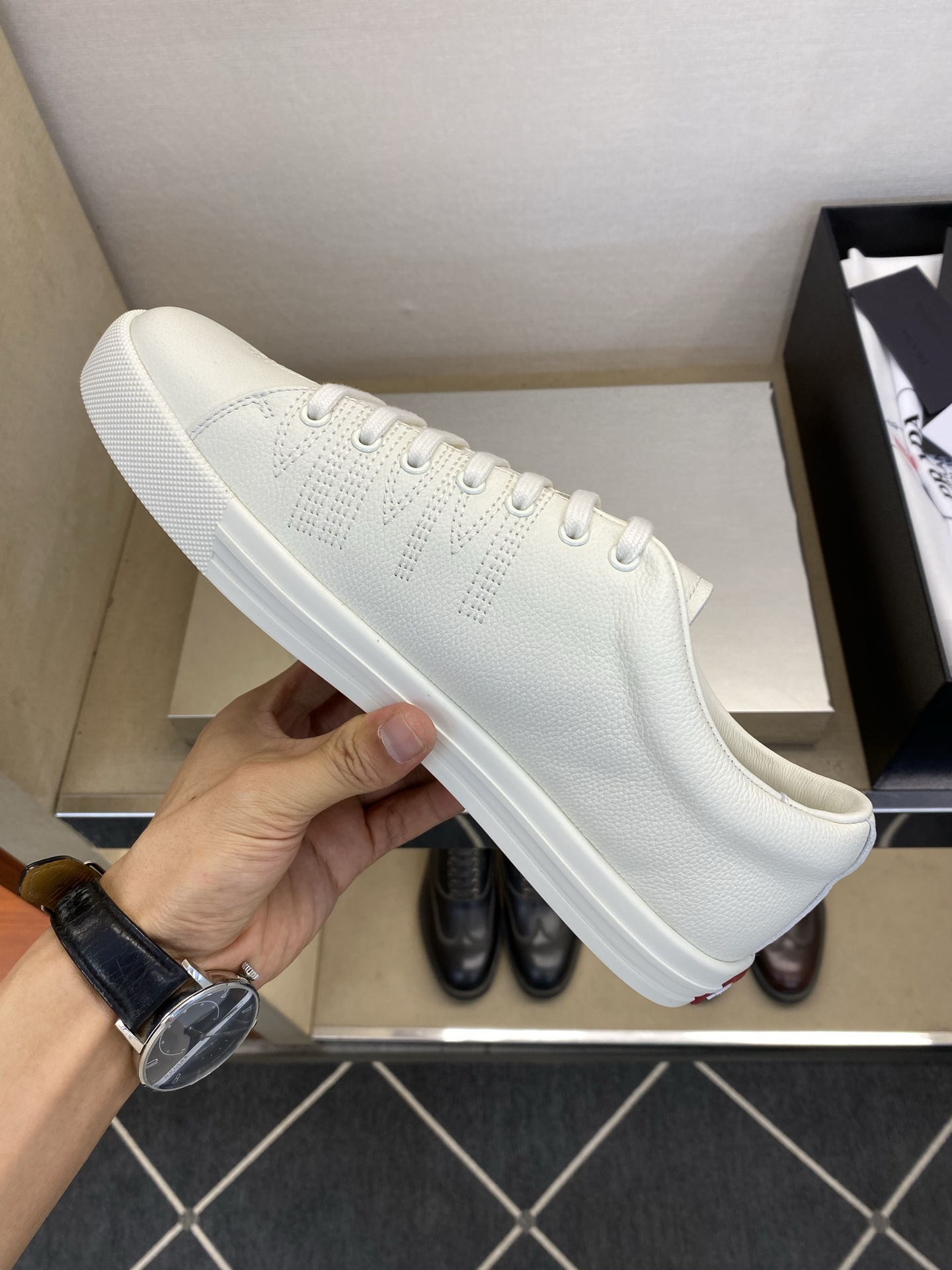 ⚠️【PRA*A】⚠️顶端工艺,高端品质⚠️男士休闲款⚠️正码:39一44(5-10)⚠️经典时尚休闲度 ⚠️【PRA*A】⚠️顶端工艺,高端品质⚠️男士休闲款⚠️正码:39一44(5-10)⚠️经典时尚休闲度