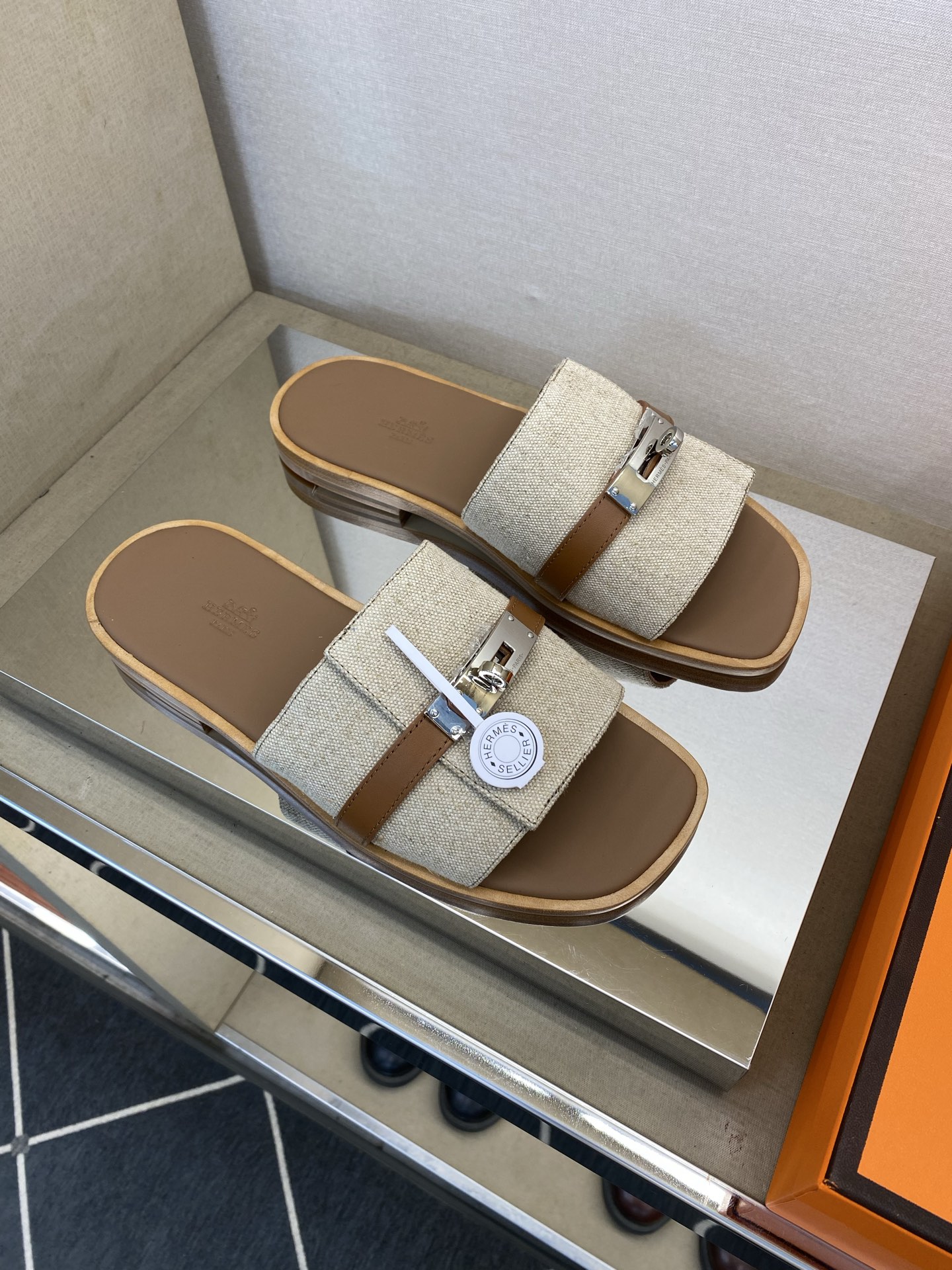 ⚠️【HEM*】⚠️高品质,顶尖工艺品⚠️男士真皮底拖鞋⚠️正码:39-45⚠最新升级款⬆⬆!🐂货!夏季 ⚠️【HEM*】⚠️高品质,顶尖工艺品⚠️男士真皮底拖鞋⚠️正码:39-45⚠最新升级款⬆⬆!🐂货!夏季