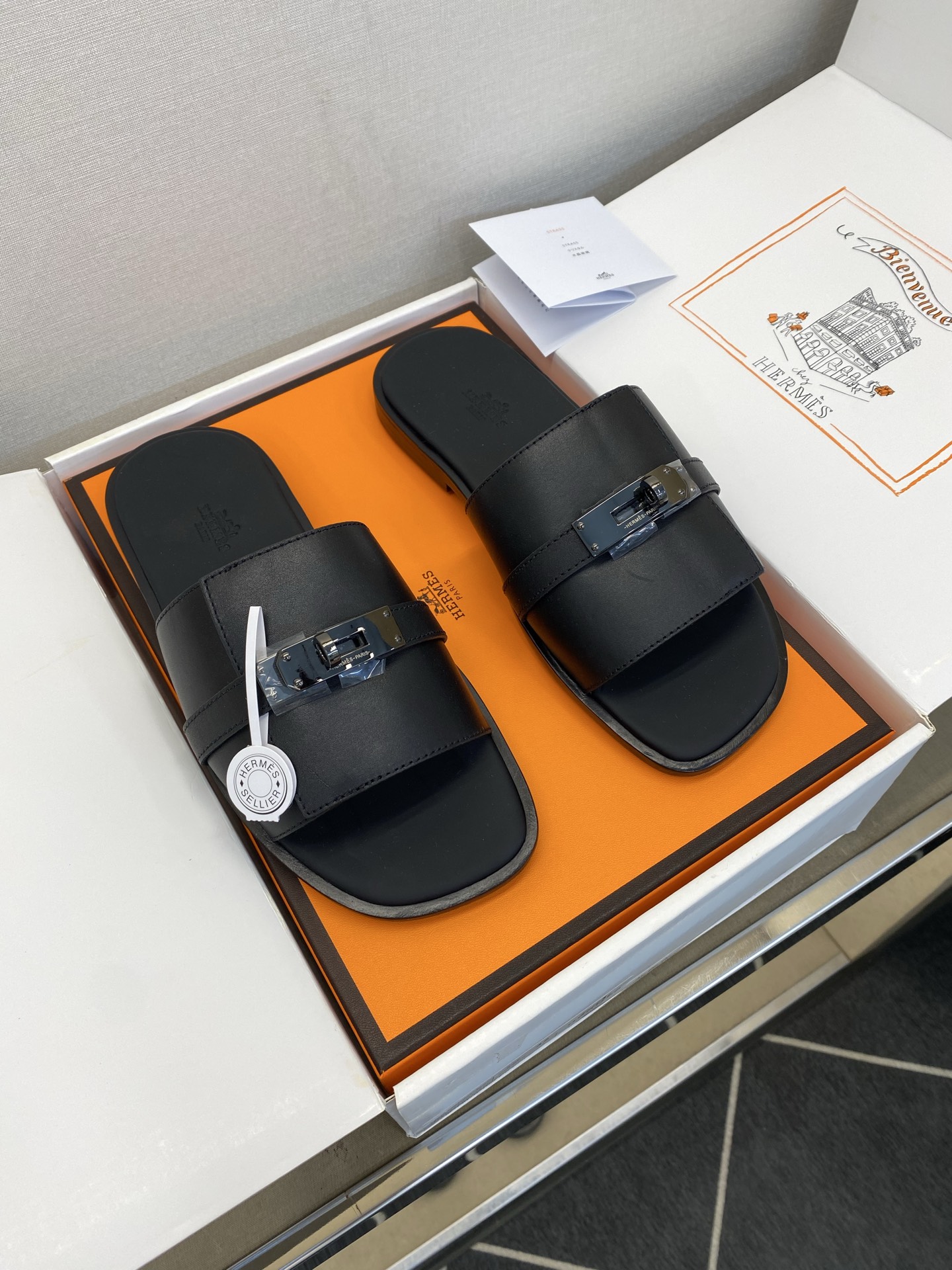 ⚠️【HEM*】⚠️高品质,顶尖工艺品⚠️男士真皮底拖鞋⚠️正码:39-45⚠最新升级款⬆⬆!🐂货!夏季 ⚠️【HEM*】⚠️高品质,顶尖工艺品⚠️男士真皮底拖鞋⚠️正码:39-45⚠最新升级款⬆⬆!🐂货!夏季