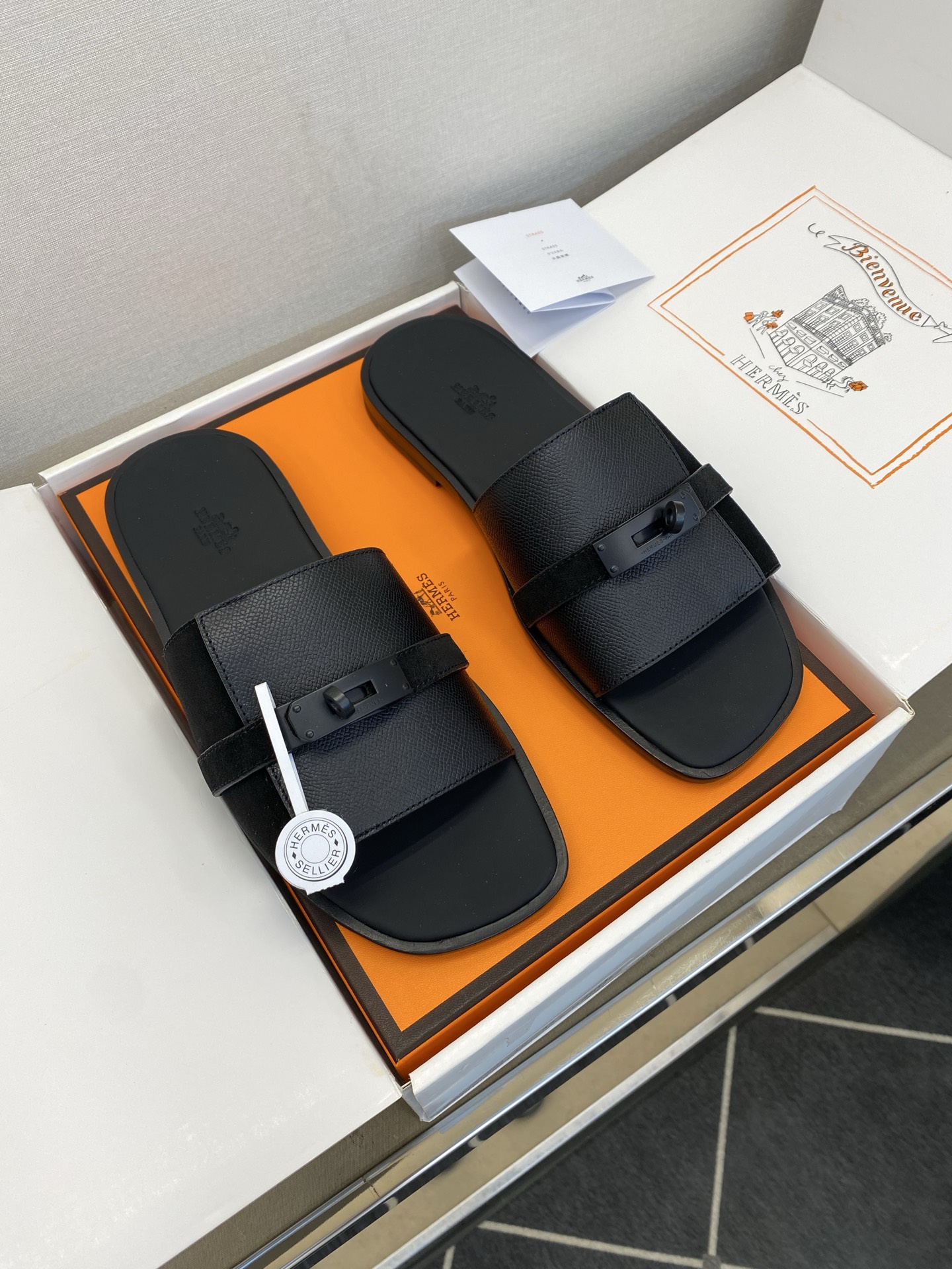 ⚠️【HEM*】⚠️高品质,顶尖工艺品⚠️男士真皮底拖鞋⚠️正码:39-45⚠最新升级款⬆⬆!🐂货!夏季 ⚠️【HEM*】⚠️高品质,顶尖工艺品⚠️男士真皮底拖鞋⚠️正码:39-45⚠最新升级款⬆⬆!🐂货!夏季