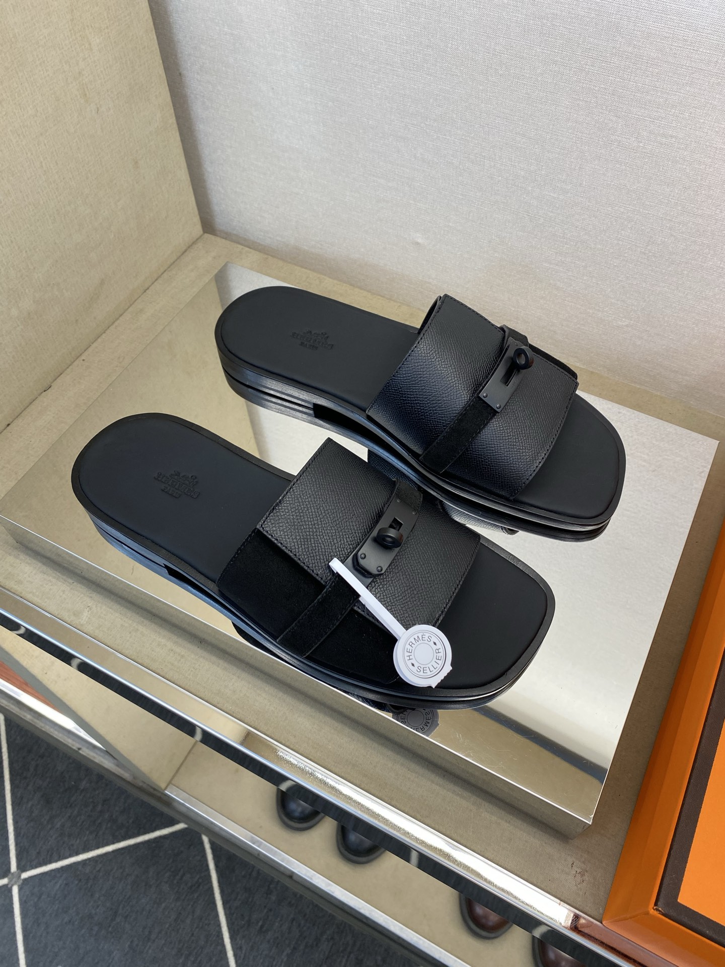 ⚠️【HEM*】⚠️高品质,顶尖工艺品⚠️男士真皮底拖鞋⚠️正码:39-45⚠最新升级款⬆⬆!🐂货!夏季 ⚠️【HEM*】⚠️高品质,顶尖工艺品⚠️男士真皮底拖鞋⚠️正码:39-45⚠最新升级款⬆⬆!🐂货!夏季