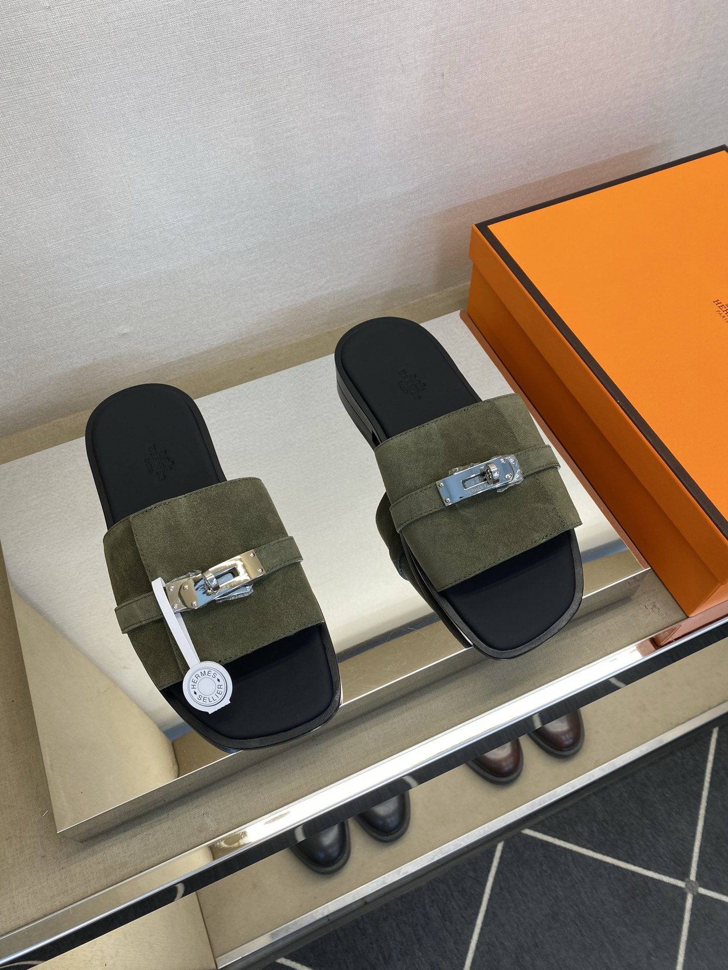 ⚠️【HEM＊】⚠️高品质，顶尖工艺品⚠️男士真皮底拖鞋⚠️正码：39－45⚠最新升级款⬆⬆！🐂货！夏季