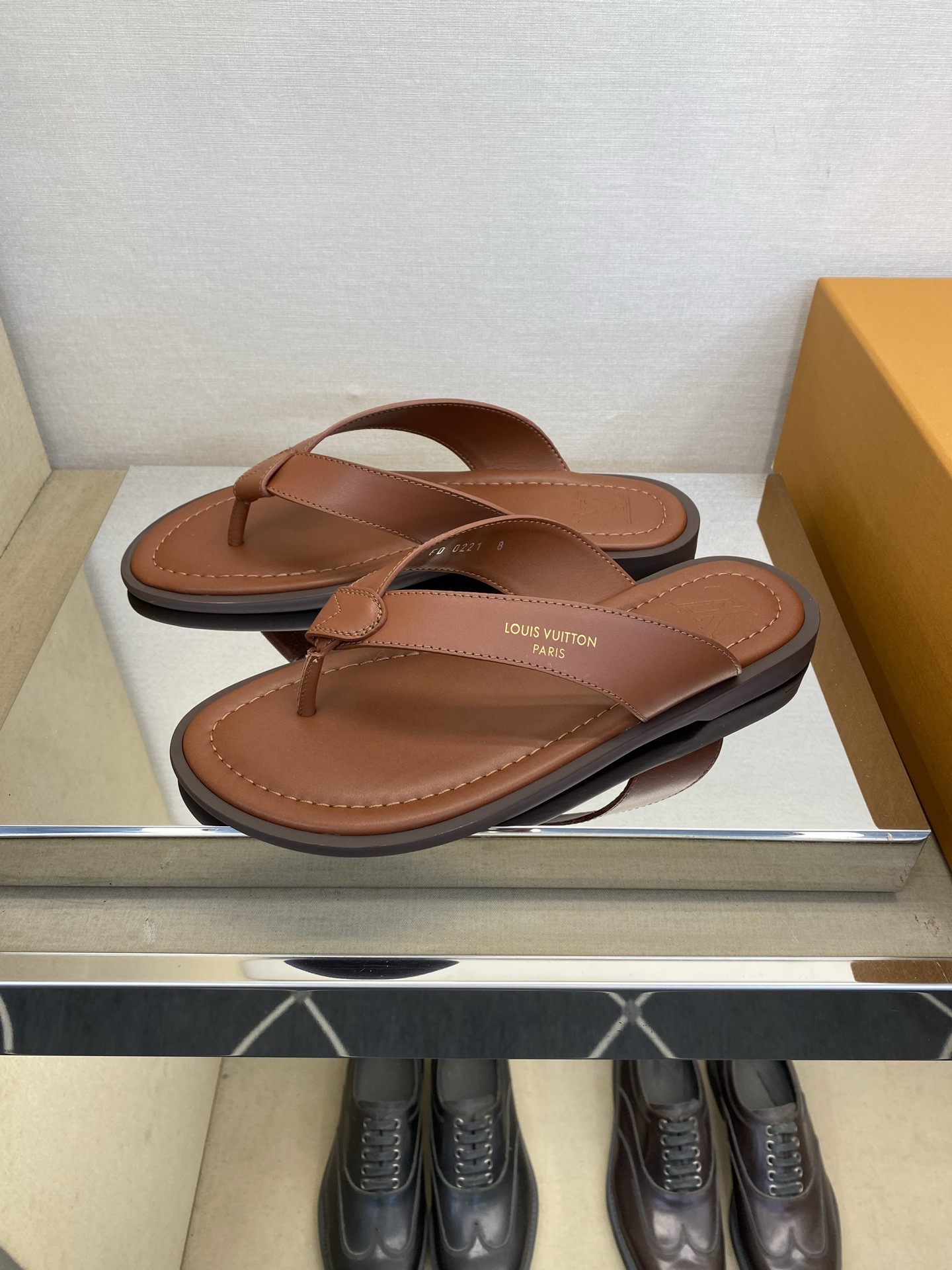 ⚠️【L *V】⚠️高品质,顶尖工艺品⚠️男士拖鞋⚠️正码:39 -45⚠最新经典L压花拖!🐂货!清爽夏 ⚠️【L *V】⚠️高品质,顶尖工艺品⚠️男士拖鞋⚠️正码:39 -45⚠最新经典L压花拖!🐂货!清爽夏