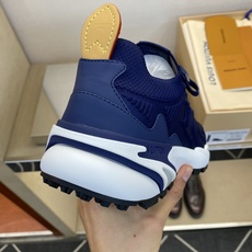⚠️【LO *V】⚠️高品质,顶尖工艺品⚠️男士时尚运动鞋⚠️正码:39-44(5 -10)⚠️经典简约 ⚠️【LO *V】⚠️高品质,顶尖工艺品⚠️男士时尚运动鞋⚠️正码:39-44(5 -10)⚠️经典简约
