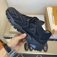 ⚠️【LO *V】⚠️高品质,顶尖工艺品⚠️男士时尚运动鞋⚠️正码:39-44(5 -10)⚠️经典简约 ⚠️【LO *V】⚠️高品质,顶尖工艺品⚠️男士时尚运动鞋⚠️正码:39-44(5 -10)⚠️经典简约