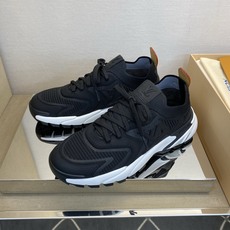 ⚠️【LO *V】⚠️高品质,顶尖工艺品⚠️男士时尚运动鞋⚠️正码:39-44(5 -10)⚠️经典简约 ⚠️【LO *V】⚠️高品质,顶尖工艺品⚠️男士时尚运动鞋⚠️正码:39-44(5 -10)⚠️经典简约