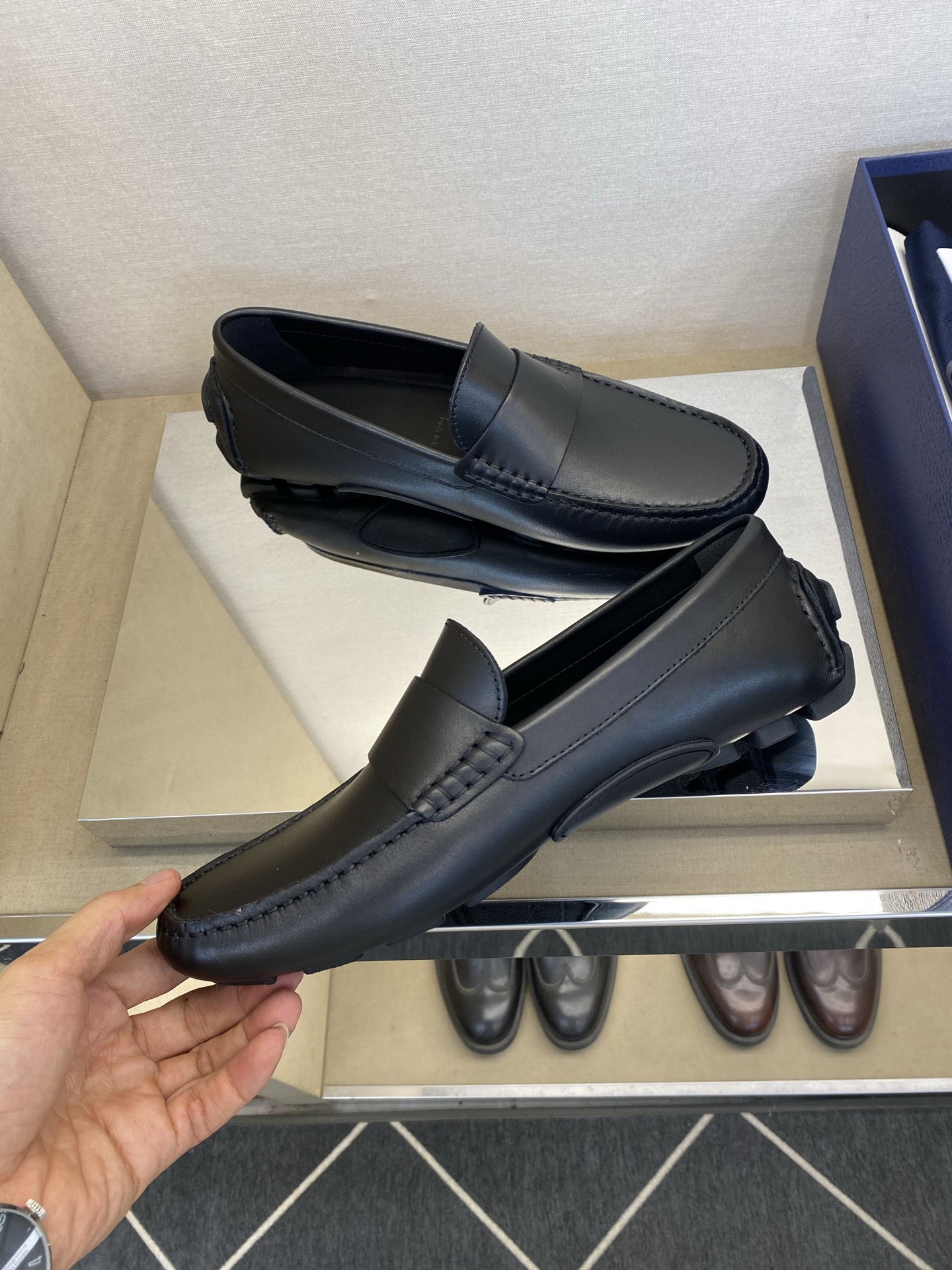 ⚠️【Dio*】⚠️驾车鞋！(豆豆款）⚠️高品质男士套脚款⚠️正码：39一44(5一10）⚠️原版粒面感