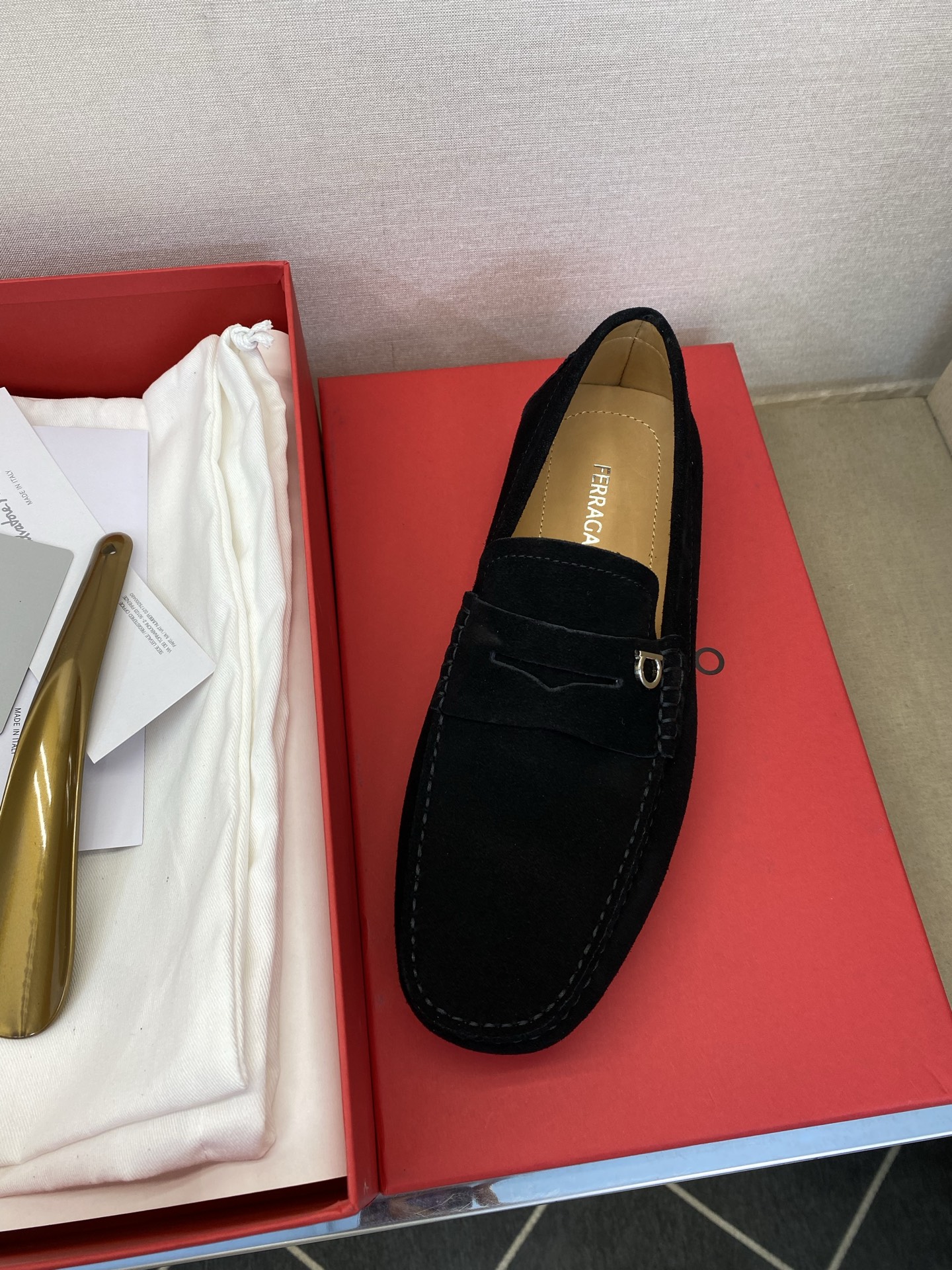 ⚠️【SF】⚠️驾车鞋!(豆豆款)⚠️高品质男士套脚款⚠️正码:39一44(5一10)⚠️原版绒面小牛皮 ⚠️【SF】⚠️驾车鞋!(豆豆款)⚠️高品质男士套脚款⚠️正码:39一44(5一10)⚠️原版绒面小牛皮
