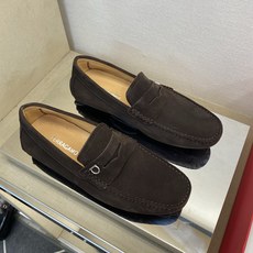 ⚠️【SF】⚠️驾车鞋!(豆豆款)⚠️高品质男士套脚款⚠️正码:39一44(5一10)⚠️原版绒面小牛皮 ⚠️【SF】⚠️驾车鞋!(豆豆款)⚠️高品质男士套脚款⚠️正码:39一44(5一10)⚠️原版绒面小牛皮