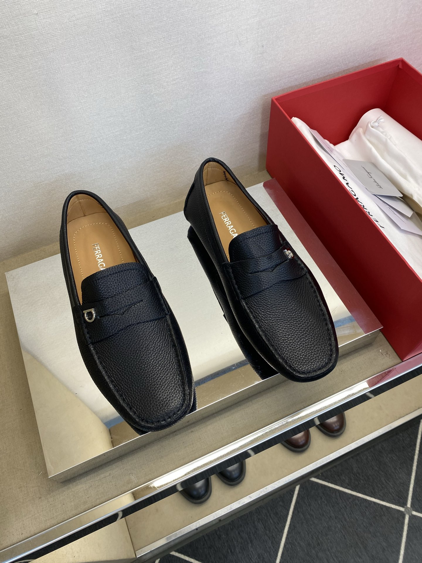 ⚠️【SF】⚠️驾车鞋！(豆豆款）⚠️高品质男士套脚款⚠️正码：39一44(5一10）⚠️原版绒面小牛皮