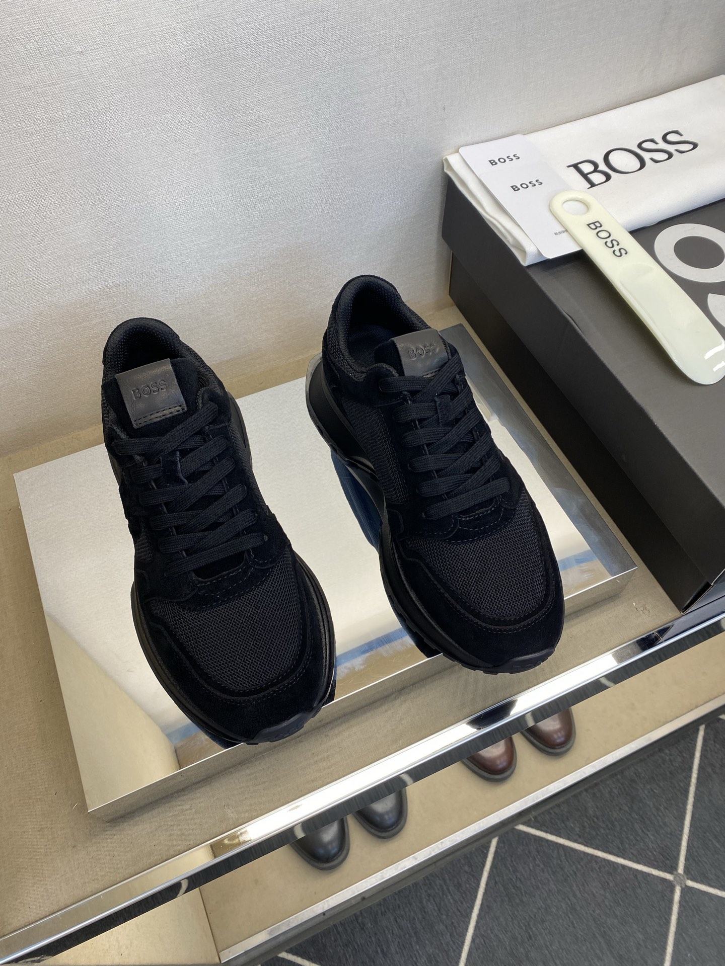⚠️【H U G O·B O S S】⚠️雨果·博斯 －原单⚠️男士运动专业户⚠️正码：39一44，38