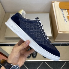 ⚠️【LO **V】⚠️高品质,顶尖工艺品⚠️男士时尚休闲鞋⚠️正码:39-44(5 -10)⚠️经典 ⚠️【LO **V】⚠️高品质,顶尖工艺品⚠️男士时尚休闲鞋⚠️正码:39-44(5 -10)⚠️经典