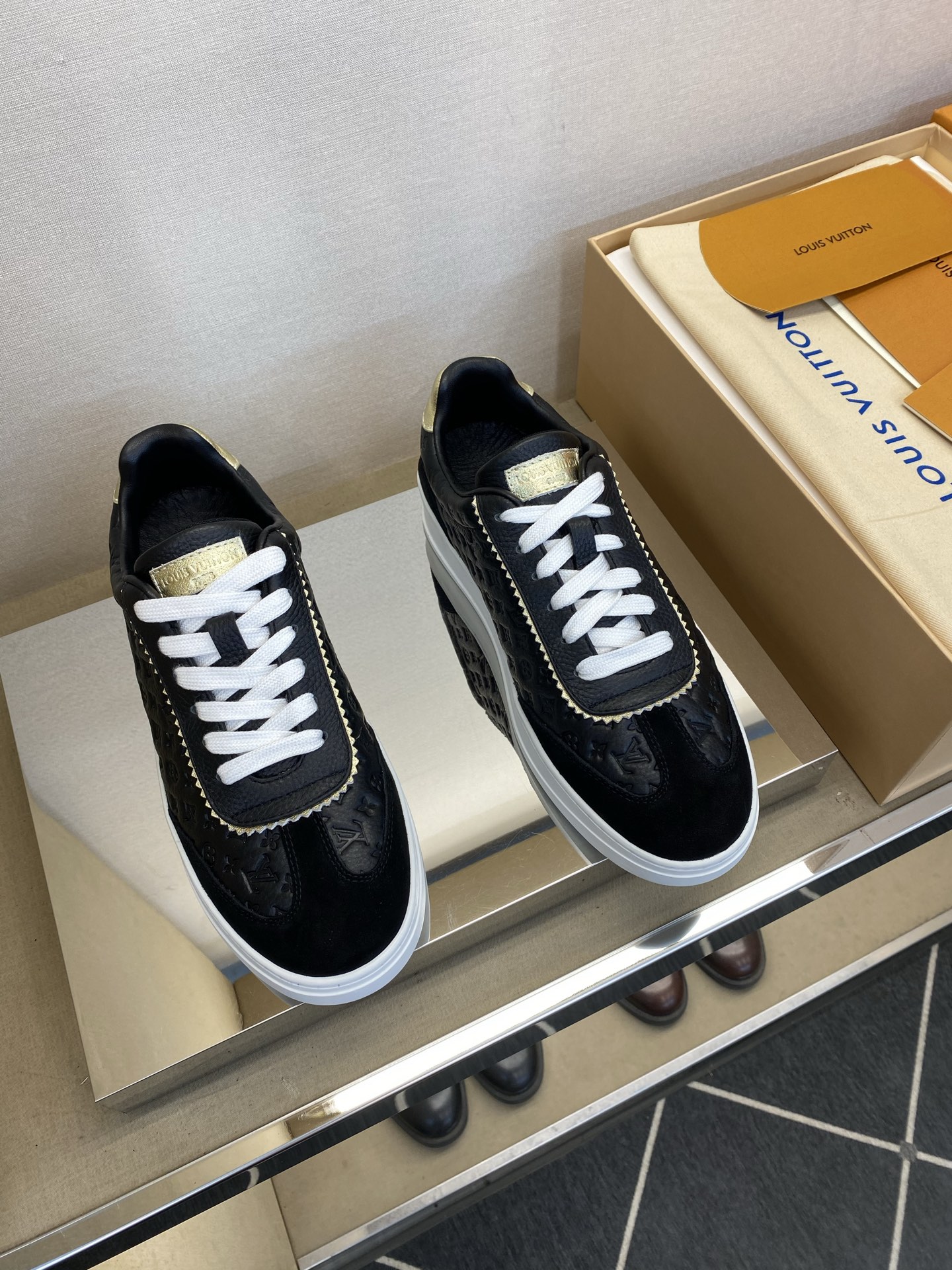 ⚠️【LO  ＊*V】⚠️高品质，顶尖工艺品⚠️男士时尚休闲鞋⚠️正码：39－44(5 －10)⚠️经典