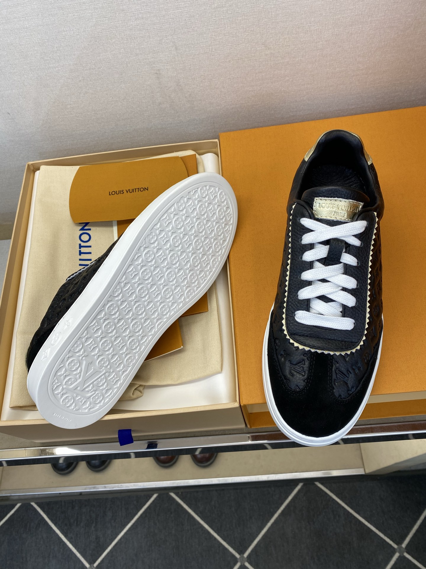 ⚠️【LO  ＊*V】⚠️高品质，顶尖工艺品⚠️男士时尚休闲鞋⚠️正码：39－44(5 －10)⚠️经典