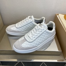 ⚠️【LO **V】⚠️高品质,顶尖工艺品⚠️男士时尚休闲鞋⚠️正码:39-44(5 -10)⚠️经典 ⚠️【LO **V】⚠️高品质,顶尖工艺品⚠️男士时尚休闲鞋⚠️正码:39-44(5 -10)⚠️经典
