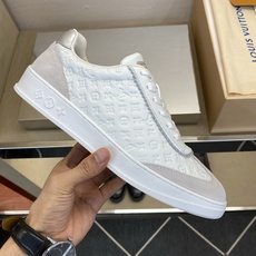 ⚠️【LO **V】⚠️高品质,顶尖工艺品⚠️男士时尚休闲鞋⚠️正码:39-44(5 -10)⚠️经典 ⚠️【LO **V】⚠️高品质,顶尖工艺品⚠️男士时尚休闲鞋⚠️正码:39-44(5 -10)⚠️经典
