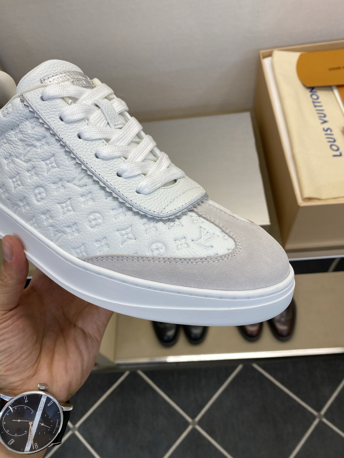 ⚠️【LO **V】⚠️高品质,顶尖工艺品⚠️男士时尚休闲鞋⚠️正码:39-44(5 -10)⚠️经典 ⚠️【LO **V】⚠️高品质,顶尖工艺品⚠️男士时尚休闲鞋⚠️正码:39-44(5 -10)⚠️经典