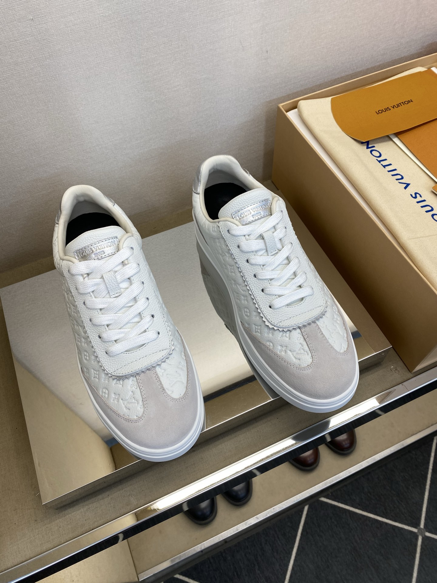 ⚠️【LO  ＊*V】⚠️高品质，顶尖工艺品⚠️男士时尚休闲鞋⚠️正码：39－44(5 －10)⚠️经典