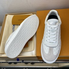 ⚠️【LO **V】⚠️高品质,顶尖工艺品⚠️男士时尚休闲鞋⚠️正码:39-44(5 -10)⚠️经典 ⚠️【LO **V】⚠️高品质,顶尖工艺品⚠️男士时尚休闲鞋⚠️正码:39-44(5 -10)⚠️经典