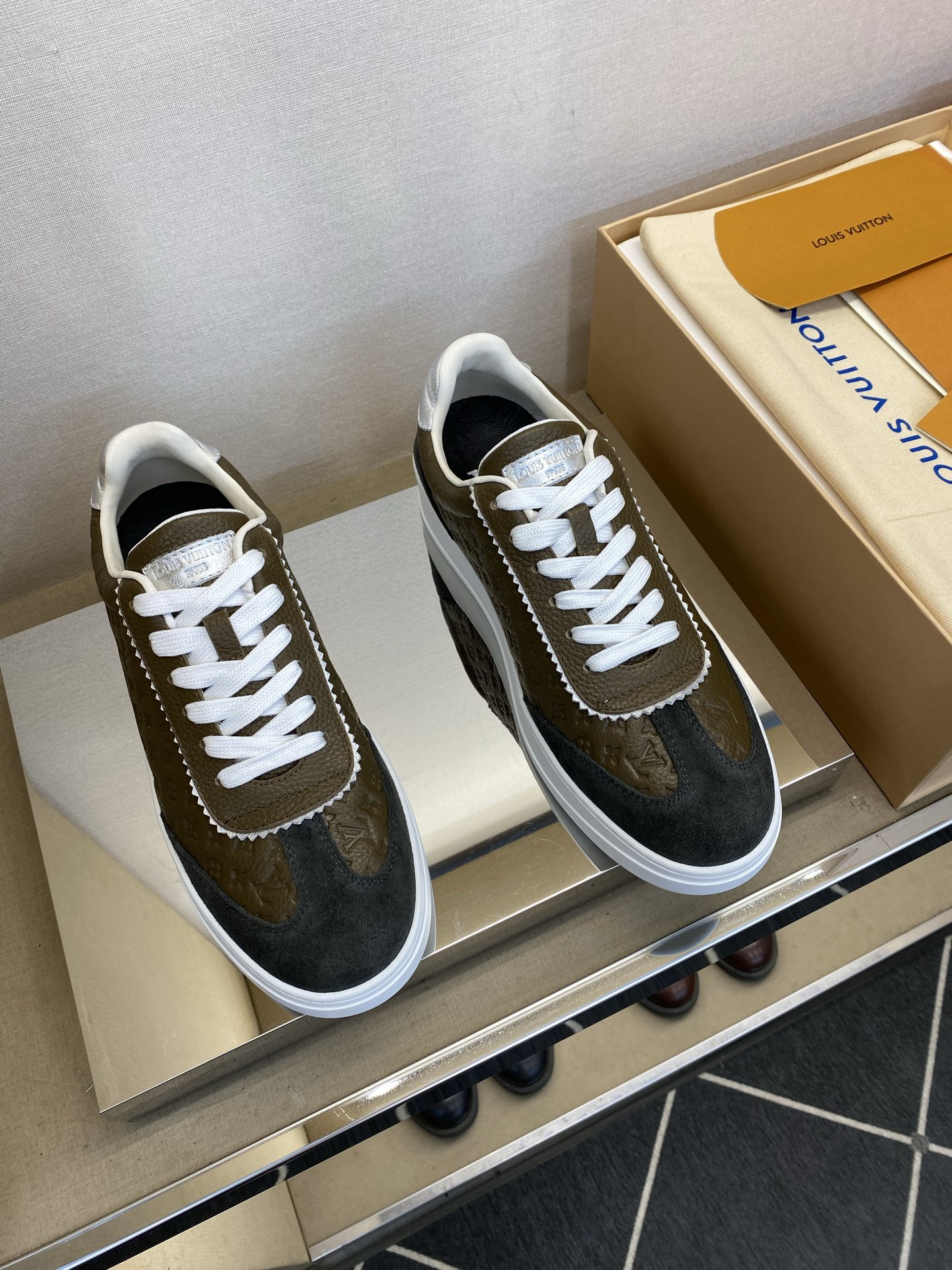 ⚠️【LO  ＊*V】⚠️高品质，顶尖工艺品⚠️男士时尚休闲鞋⚠️正码：39－44(5 －10)⚠️经典