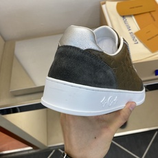 ⚠️【LO **V】⚠️高品质,顶尖工艺品⚠️男士时尚休闲鞋⚠️正码:39-44(5 -10)⚠️经典 ⚠️【LO **V】⚠️高品质,顶尖工艺品⚠️男士时尚休闲鞋⚠️正码:39-44(5 -10)⚠️经典