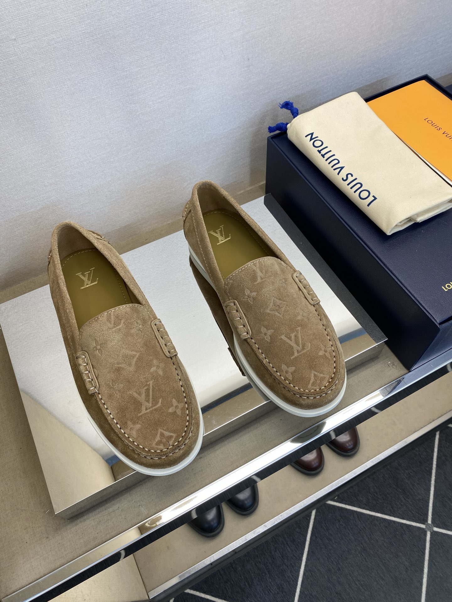⚠️【LO  ＊*V】⚠️高品质，顶尖工艺品⚠️男士乐福鞋⚠️正码：39－44(5 －10)⚠️经典简约