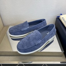 ⚠️【LO **V】⚠️高品质,顶尖工艺品⚠️男士乐福鞋⚠️正码:39-44(5 -10)⚠️经典简约 ⚠️【LO **V】⚠️高品质,顶尖工艺品⚠️男士乐福鞋⚠️正码:39-44(5 -10)⚠️经典简约