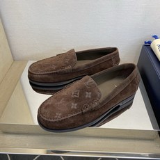 ⚠️【LO **V】⚠️高品质,顶尖工艺品⚠️男士乐福鞋⚠️正码:39-44(5 -10)⚠️经典简约 ⚠️【LO **V】⚠️高品质,顶尖工艺品⚠️男士乐福鞋⚠️正码:39-44(5 -10)⚠️经典简约