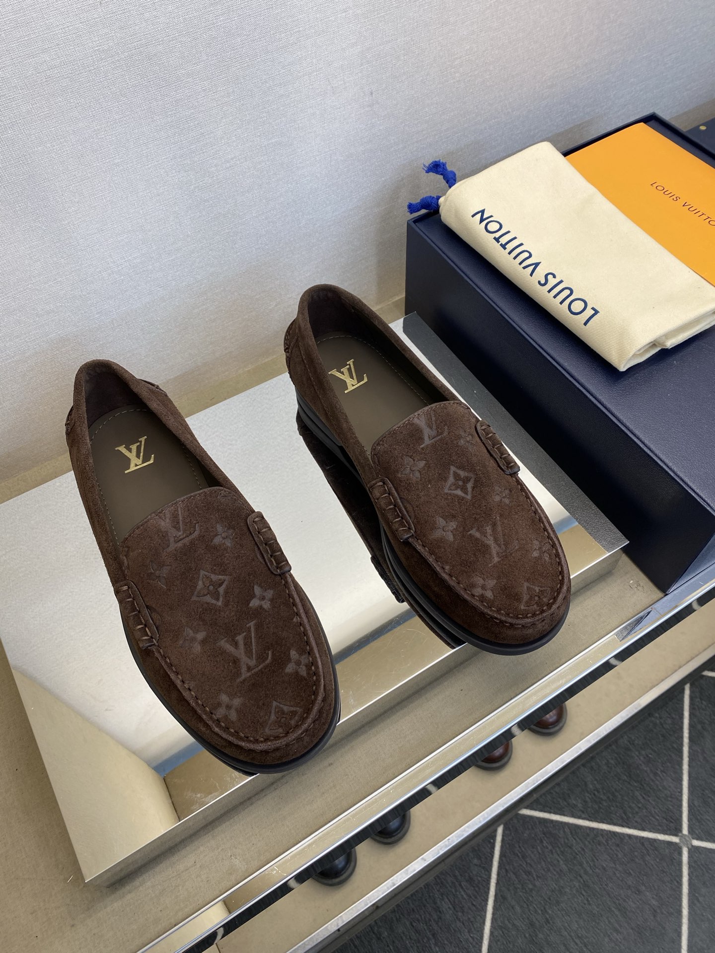 ⚠️【LO  ＊*V】⚠️高品质，顶尖工艺品⚠️男士乐福鞋⚠️正码：39－44(5 －10)⚠️经典简约