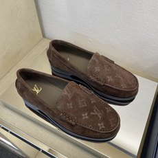 ⚠️【LO **V】⚠️高品质,顶尖工艺品⚠️男士乐福鞋⚠️正码:39-44(5 -10)⚠️经典简约 ⚠️【LO **V】⚠️高品质,顶尖工艺品⚠️男士乐福鞋⚠️正码:39-44(5 -10)⚠️经典简约