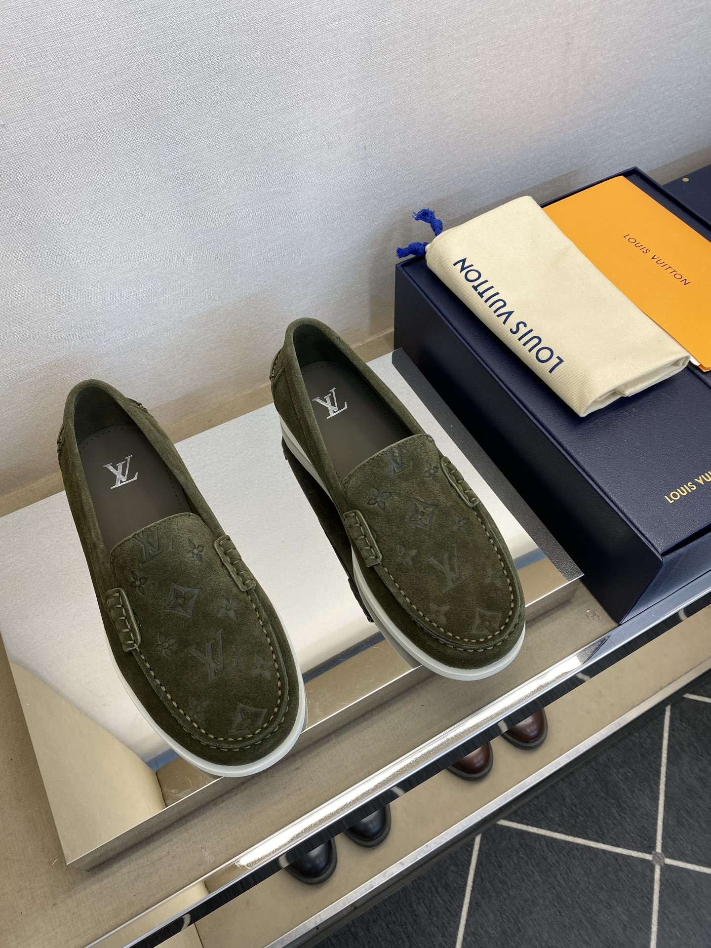 ⚠️【LO  ＊*V】⚠️高品质，顶尖工艺品⚠️男士乐福鞋⚠️正码：39－44(5 －10)⚠️经典简约