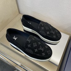 ⚠️【LO **V】⚠️高品质,顶尖工艺品⚠️男士乐福鞋⚠️正码:39-44(5 -10)⚠️经典简约 ⚠️【LO **V】⚠️高品质,顶尖工艺品⚠️男士乐福鞋⚠️正码:39-44(5 -10)⚠️经典简约