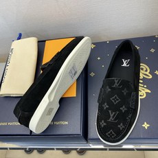⚠️【LO **V】⚠️高品质,顶尖工艺品⚠️男士乐福鞋⚠️正码:39-44(5 -10)⚠️经典简约 ⚠️【LO **V】⚠️高品质,顶尖工艺品⚠️男士乐福鞋⚠️正码:39-44(5 -10)⚠️经典简约