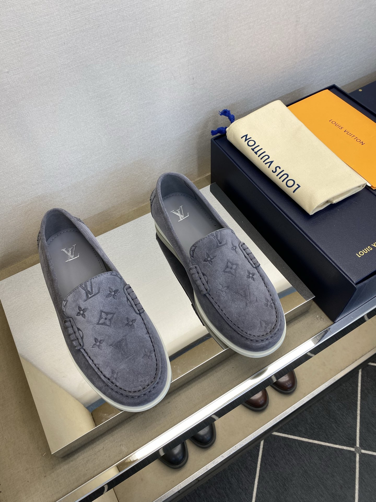⚠️【LO  ＊*V】⚠️高品质，顶尖工艺品⚠️男士乐福鞋⚠️正码：39－44(5 －10)⚠️经典简约