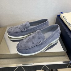 ⚠️【LO **V】⚠️高品质,顶尖工艺品⚠️男士乐福鞋⚠️正码:39-44(5 -10)⚠️经典简约 ⚠️【LO **V】⚠️高品质,顶尖工艺品⚠️男士乐福鞋⚠️正码:39-44(5 -10)⚠️经典简约