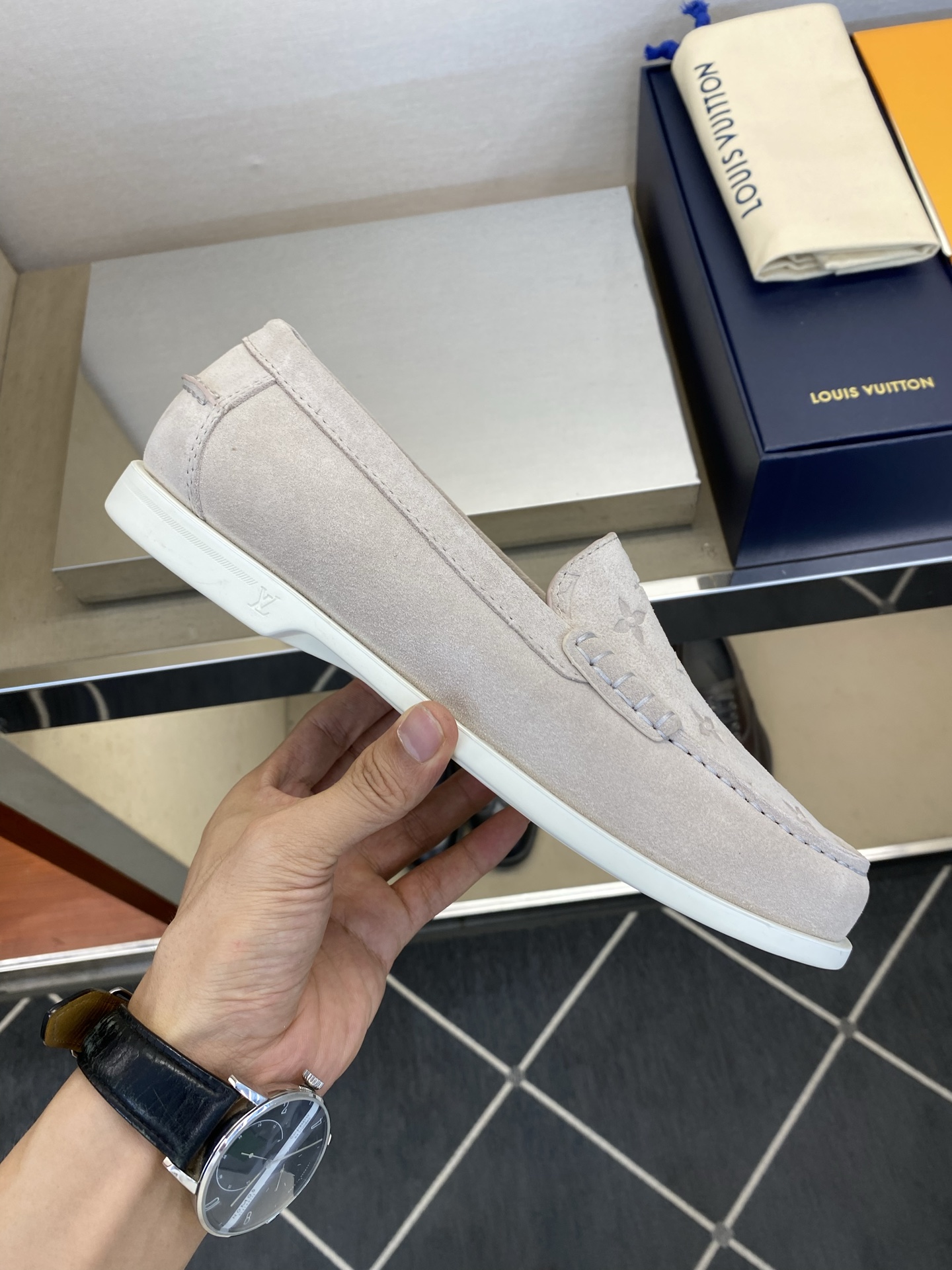 ⚠️【LO  ＊*V】⚠️高品质，顶尖工艺品⚠️男士乐福鞋⚠️正码：39－44(5 －10)⚠️经典简约