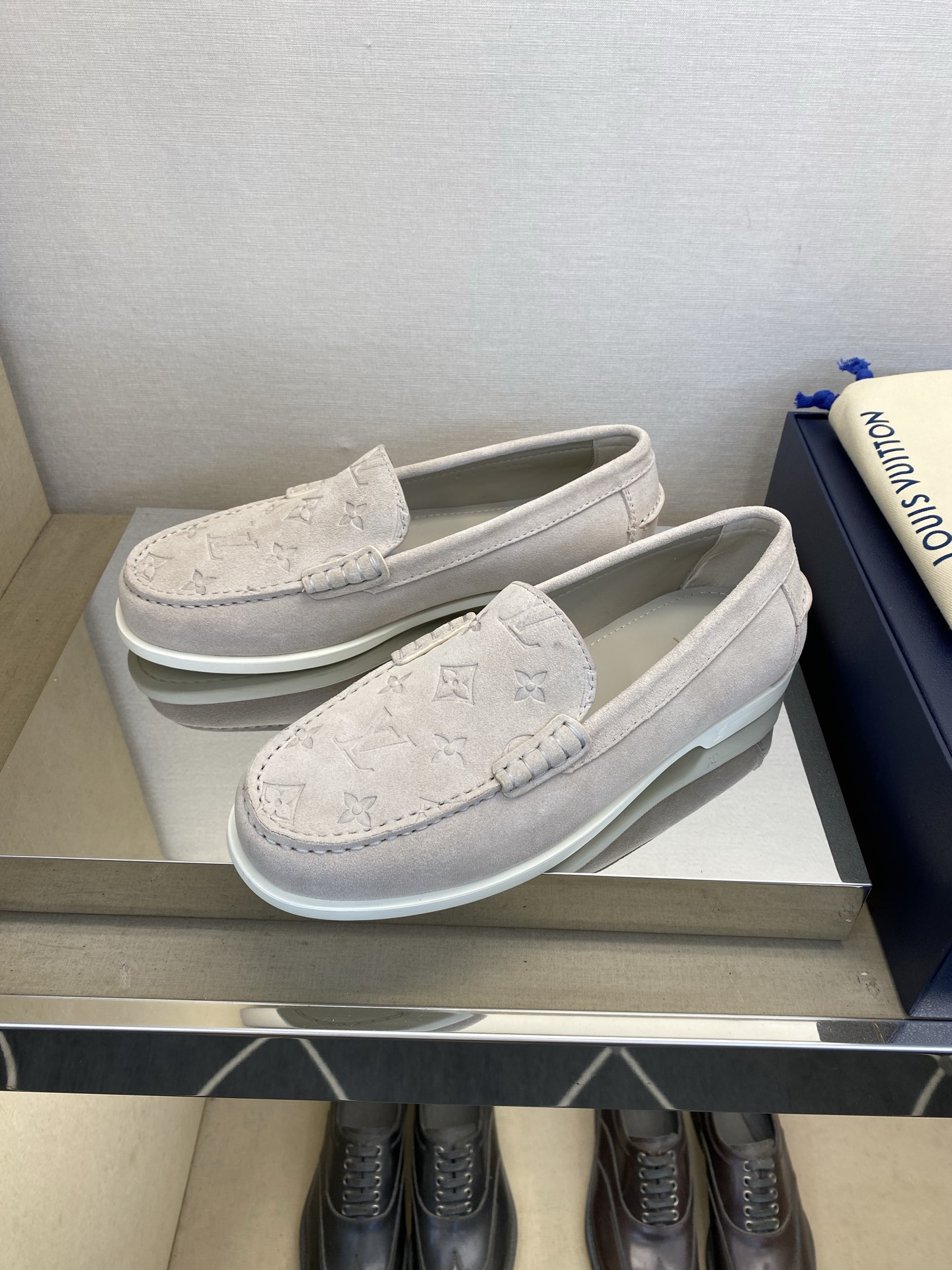 ⚠️【LO  ＊*V】⚠️高品质，顶尖工艺品⚠️男士乐福鞋⚠️正码：39－44(5 －10)⚠️经典简约