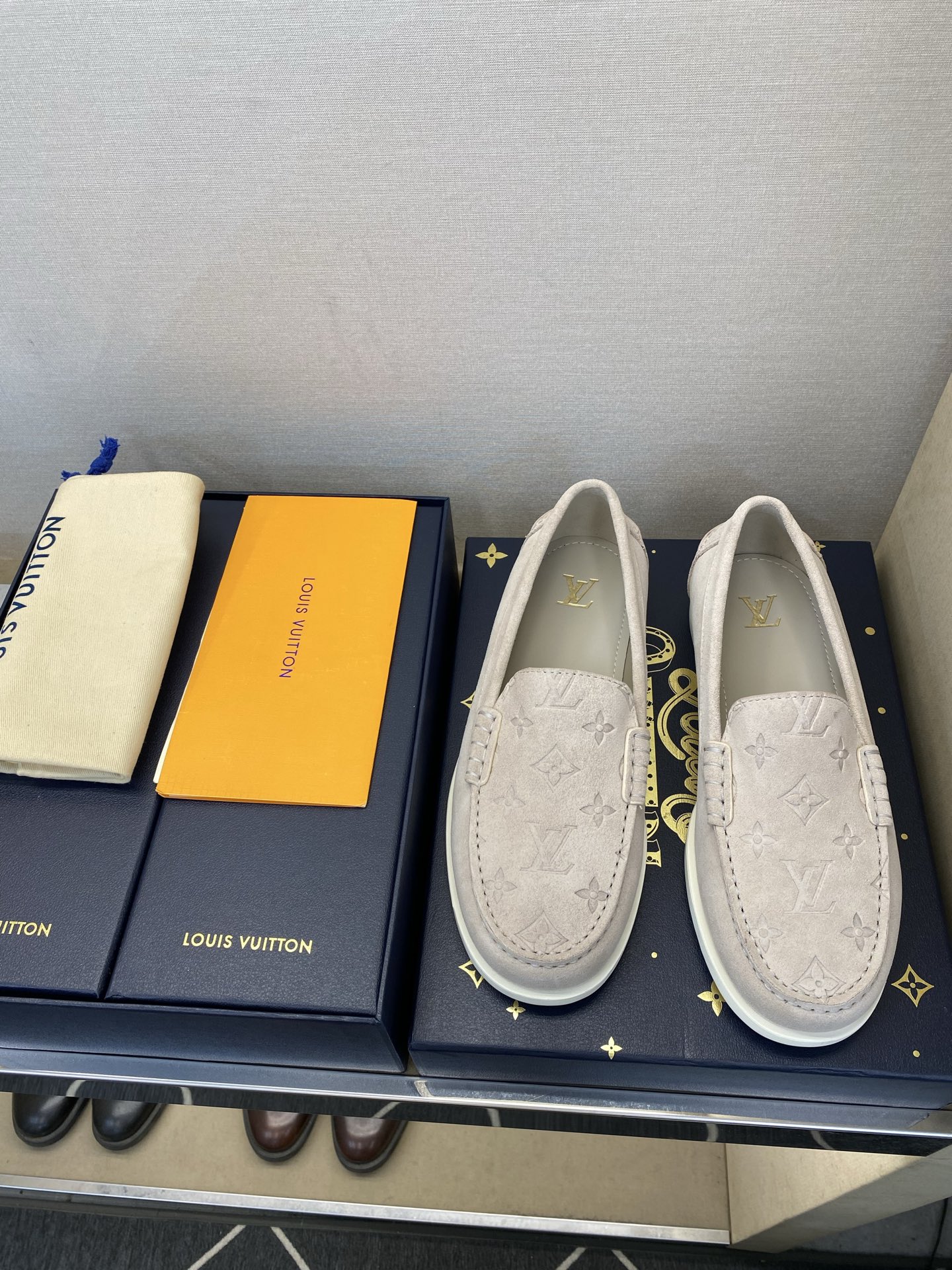 ⚠️【LO  ＊*V】⚠️高品质，顶尖工艺品⚠️男士乐福鞋⚠️正码：39－44(5 －10)⚠️经典简约